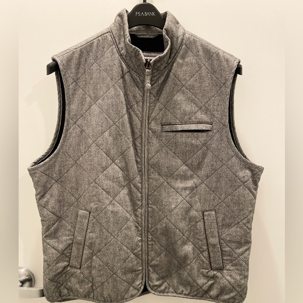 Jos A. Bank 1905 Tailored Fit Gray Quilted Vest